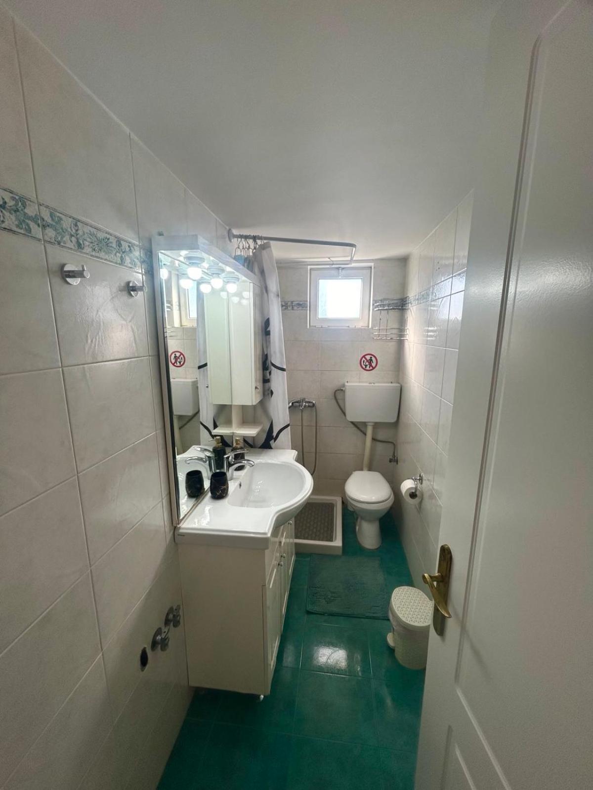 Aktis Apartment Near Airport 아르테미다 외부 사진